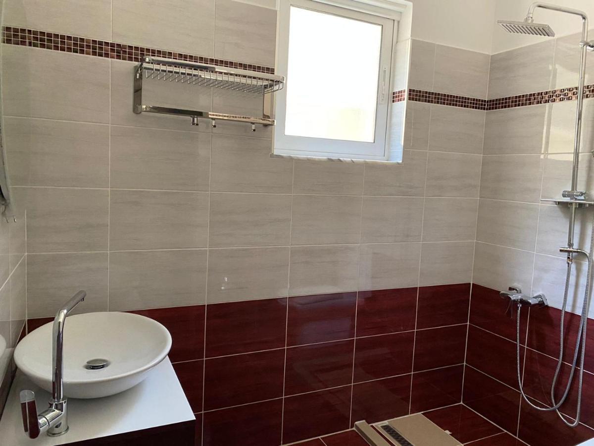 Vila Sinani Sarande Exterior photo